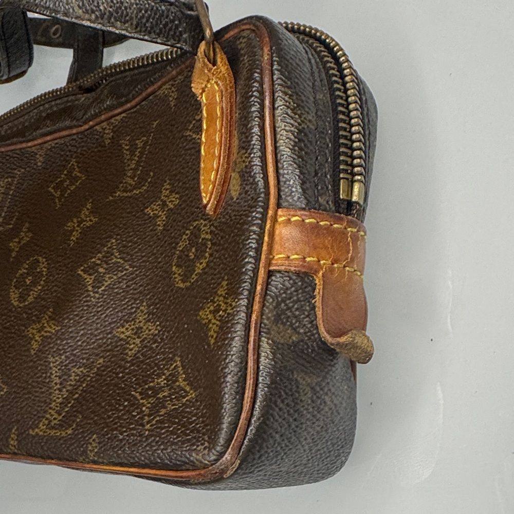 Louis Vuitton Pochette Marley Bandoulière – Monogram - tear near zipper & strap - Picture 6 of 15